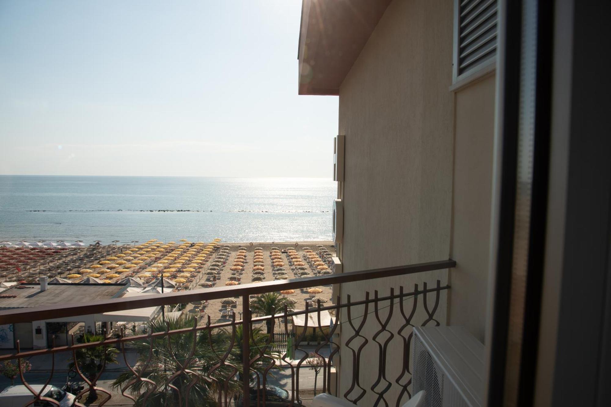 Hotel Eden Grottammare Exterior photo